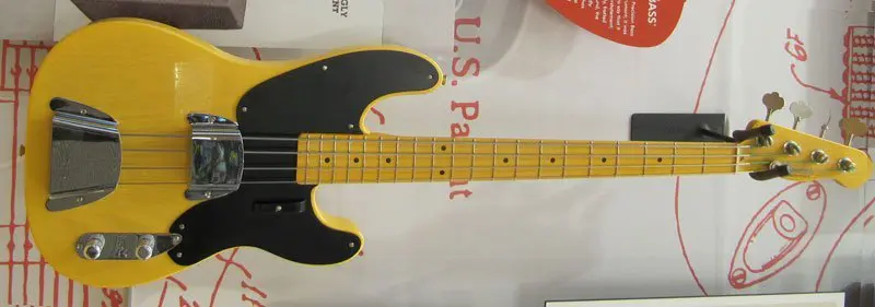 fender純正】 PB ピックアップフェンス すばらしく