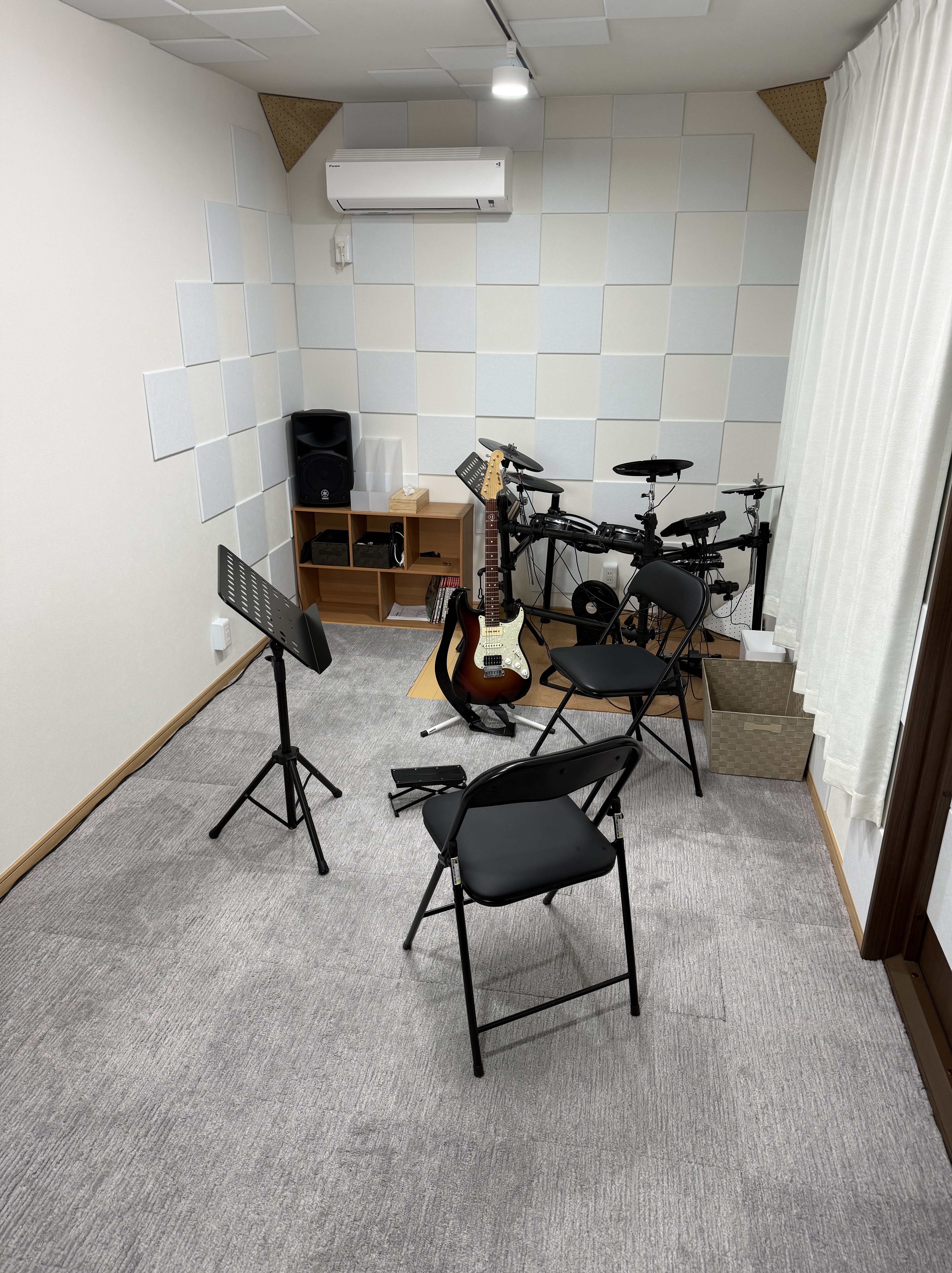 ToneJEMsMUSICギタースクール・教室の風景