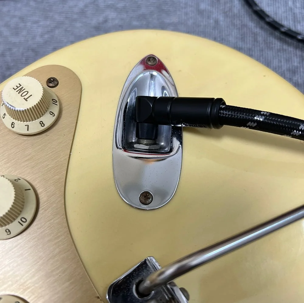 Fender Deluxe Series Instrument Cable」レビュー − テレキャスのジャックに使えるL型プラグのシールド | ギター辞典  by ギタコン