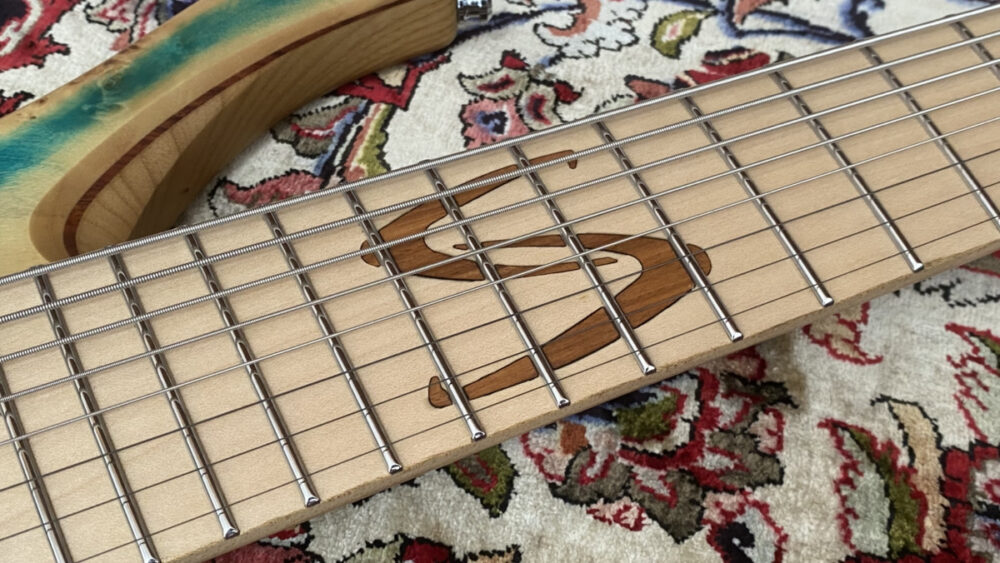 Skervesen Swan フレット、ロゴインレイ