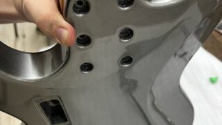 5弦ベースのネックセットの準備