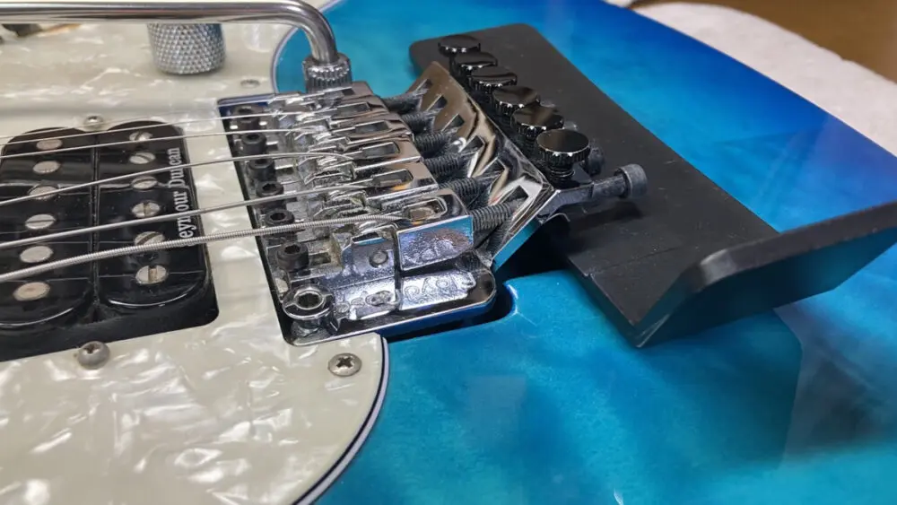 Floyd Rose （フロイドローズ）の弦交換と調整 ～楽器店リペア