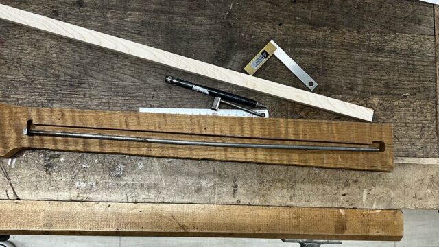 ギター用のトラスロッドの曲がり具合を調整