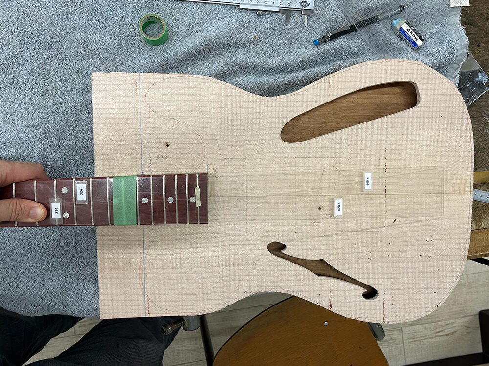 テレキャスターシンラインのボディとネック