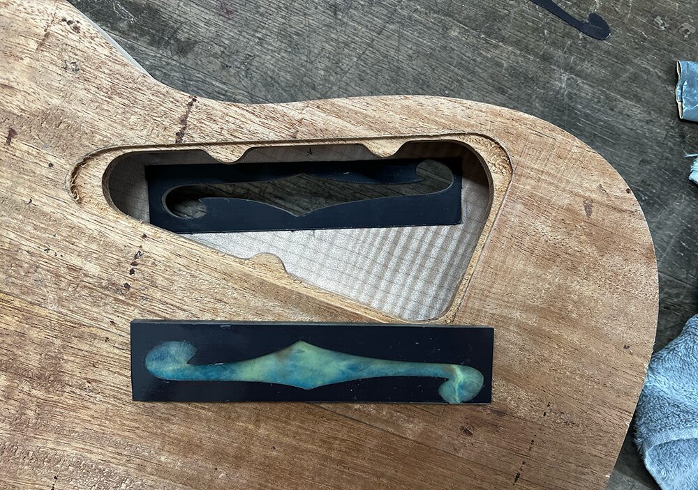 ギターのボディの内部