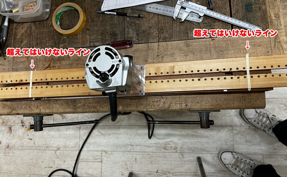 7弦ギターのネック材とトラスロッド溝掘りの治具をセッティング
