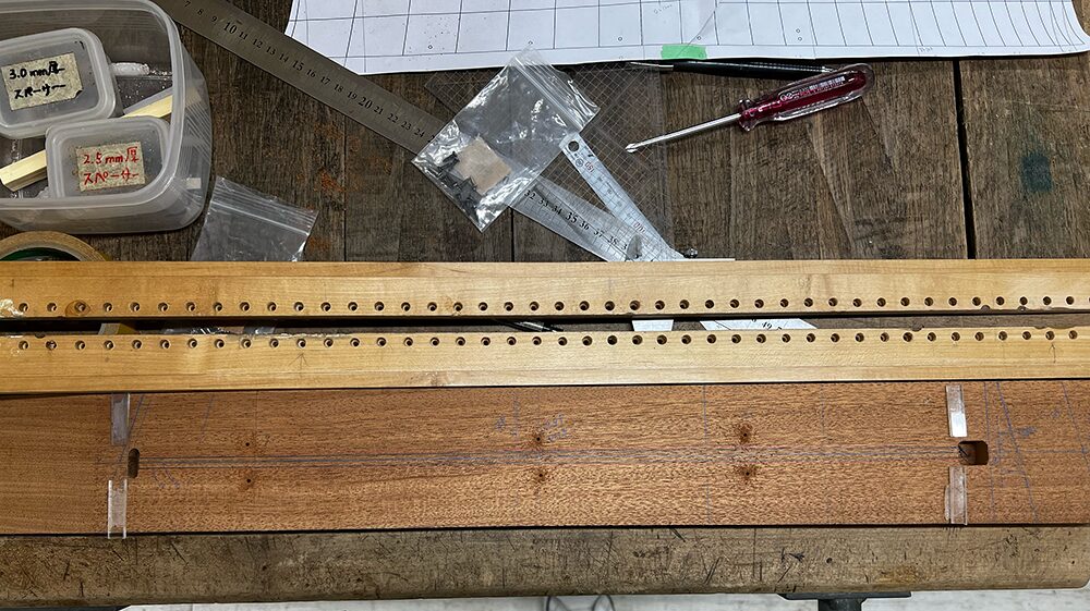 7弦ギターのネック材とトラスロッド溝掘りの治具